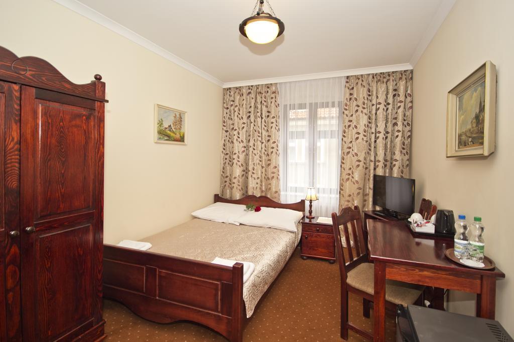 Hotel Retman Stary Toruń Exteriör bild