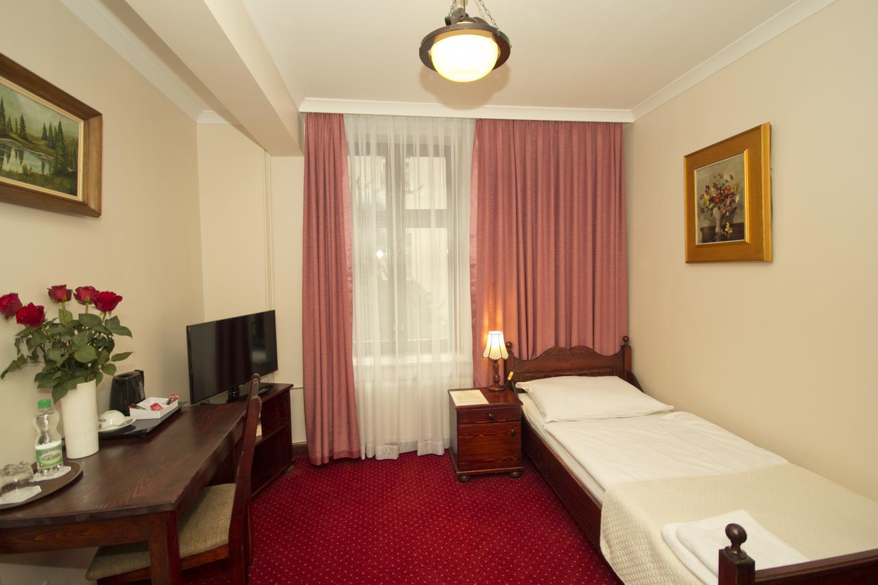 Hotel Retman Stary Toruń Exteriör bild